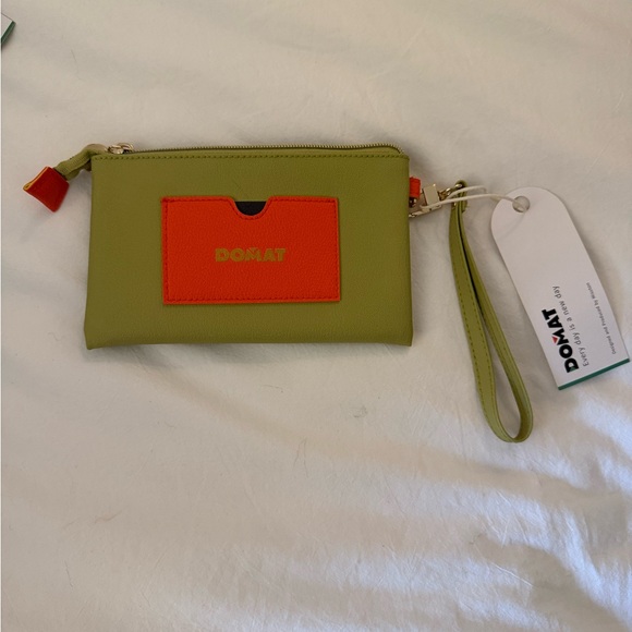 ✨NWT DOMAT Green and Orange Wristlet - Picture 2 of 3